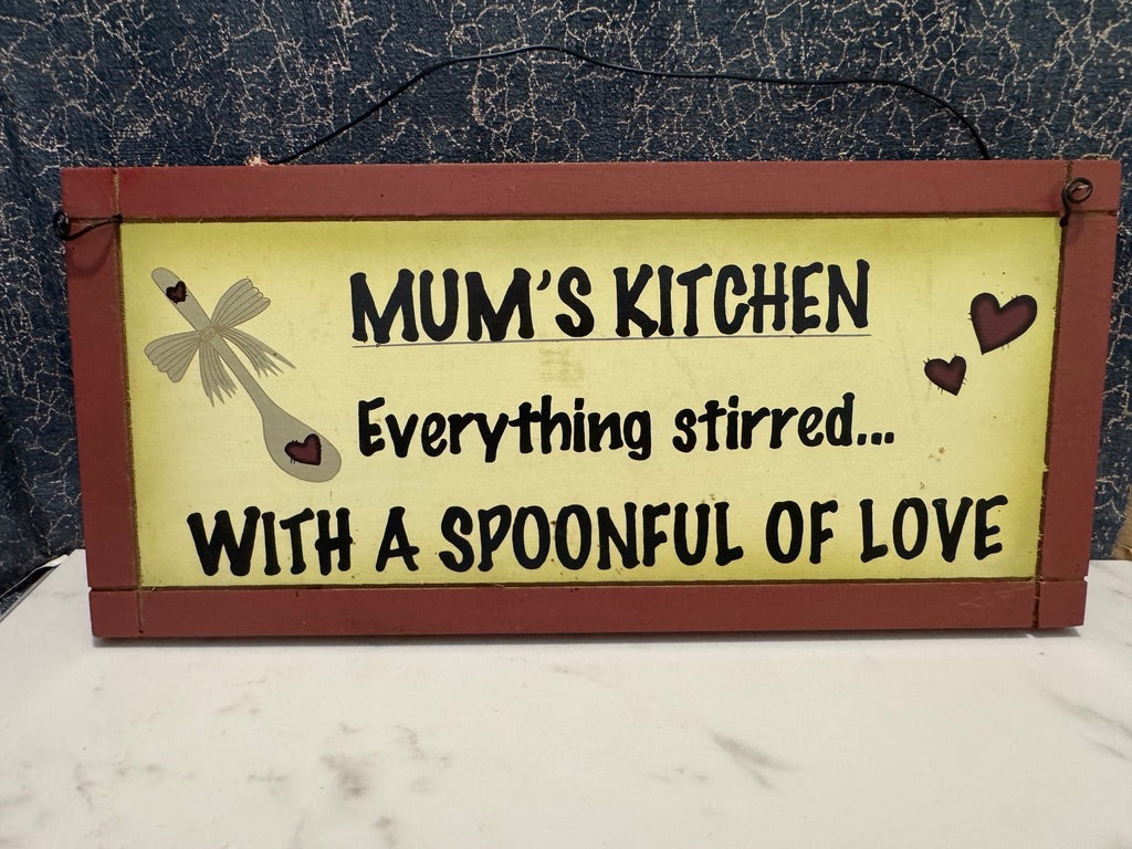 Heartwarmers Rustic Wooden "Mum's Kitchen" Hanging Sign – Farmhouse Wall Decor